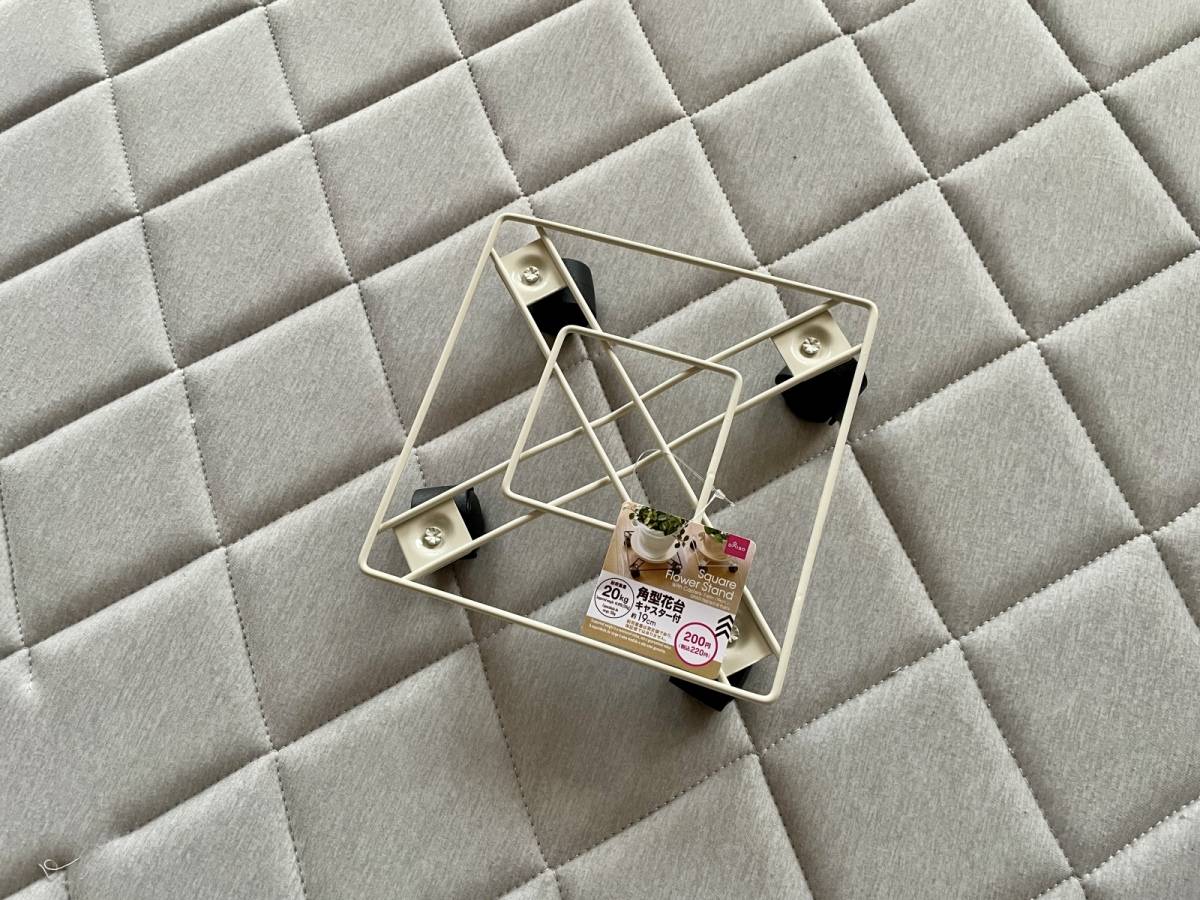 ダイソー キャスター台 長方形 サイズTikTok