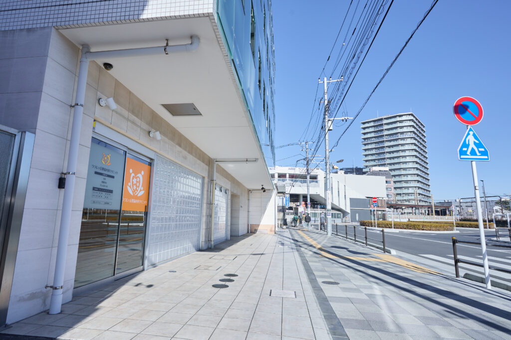 つつじヶ丘駅北口バスのりば 写真素材 [ 7504953