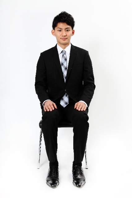 スーツ着用時のボタンの留め方は？マナーやポイントについて紹介 - オーダースーツSADA - オーダースーツSADA