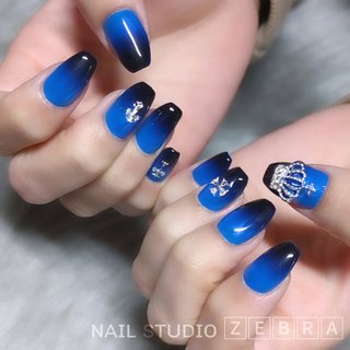 青黒の抽象的な背景のグラデーション 背景PSD 無料ダウンロード - Pikbest