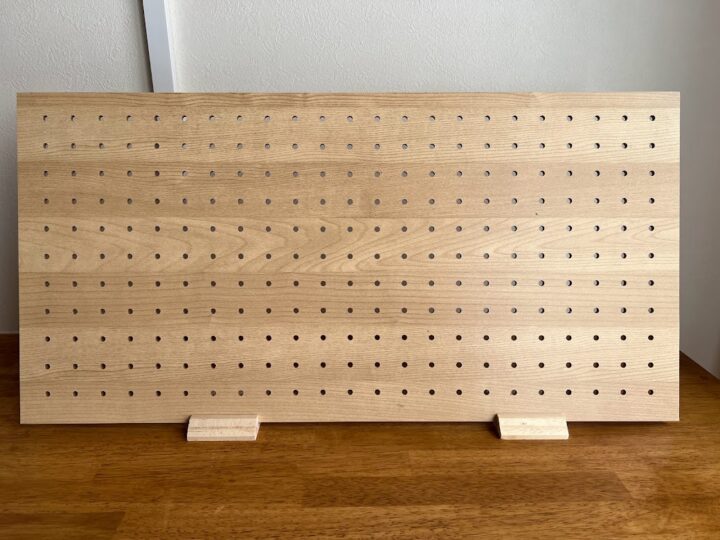 壁を傷つけない壁面収納diyセリアMDFパンチングボードを連結！やっこラボ