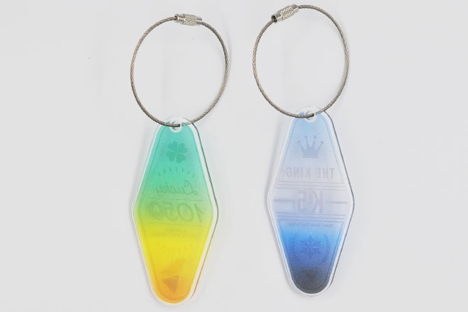 スティッチとブルーのグラデーションが爽やか！ベルメゾン ディズニー「アクリルキーホルダー」