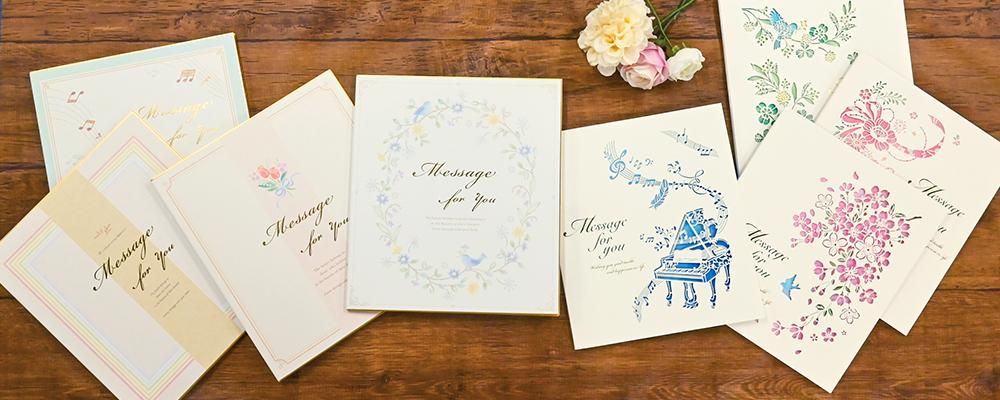 メモリアルフレーム ダブル 色紙が2枚飾れる、2面折りたたみ式の額縁です