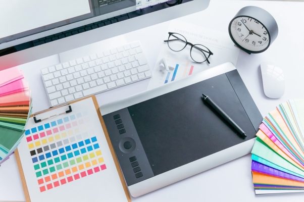 デザイナーになる方法を紹介！デザインの勉強方法も解説 - HATARACTION