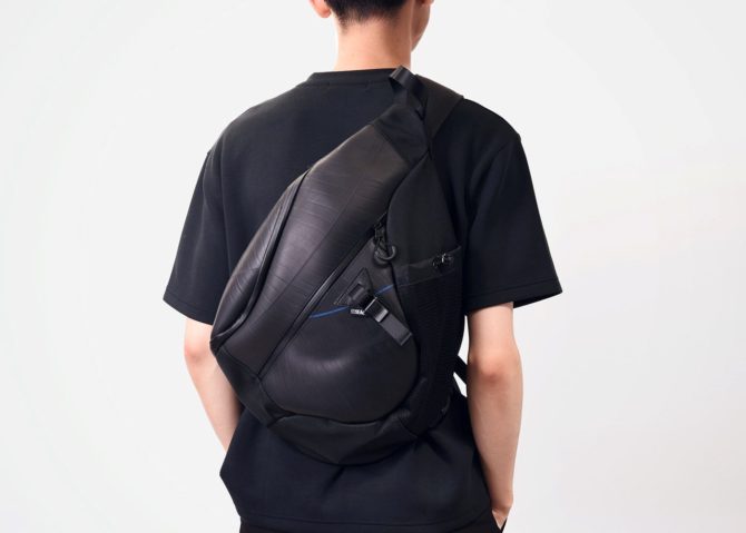 廃タイヤとパラシュート素材で作った超軽量バッグ - Car Watch