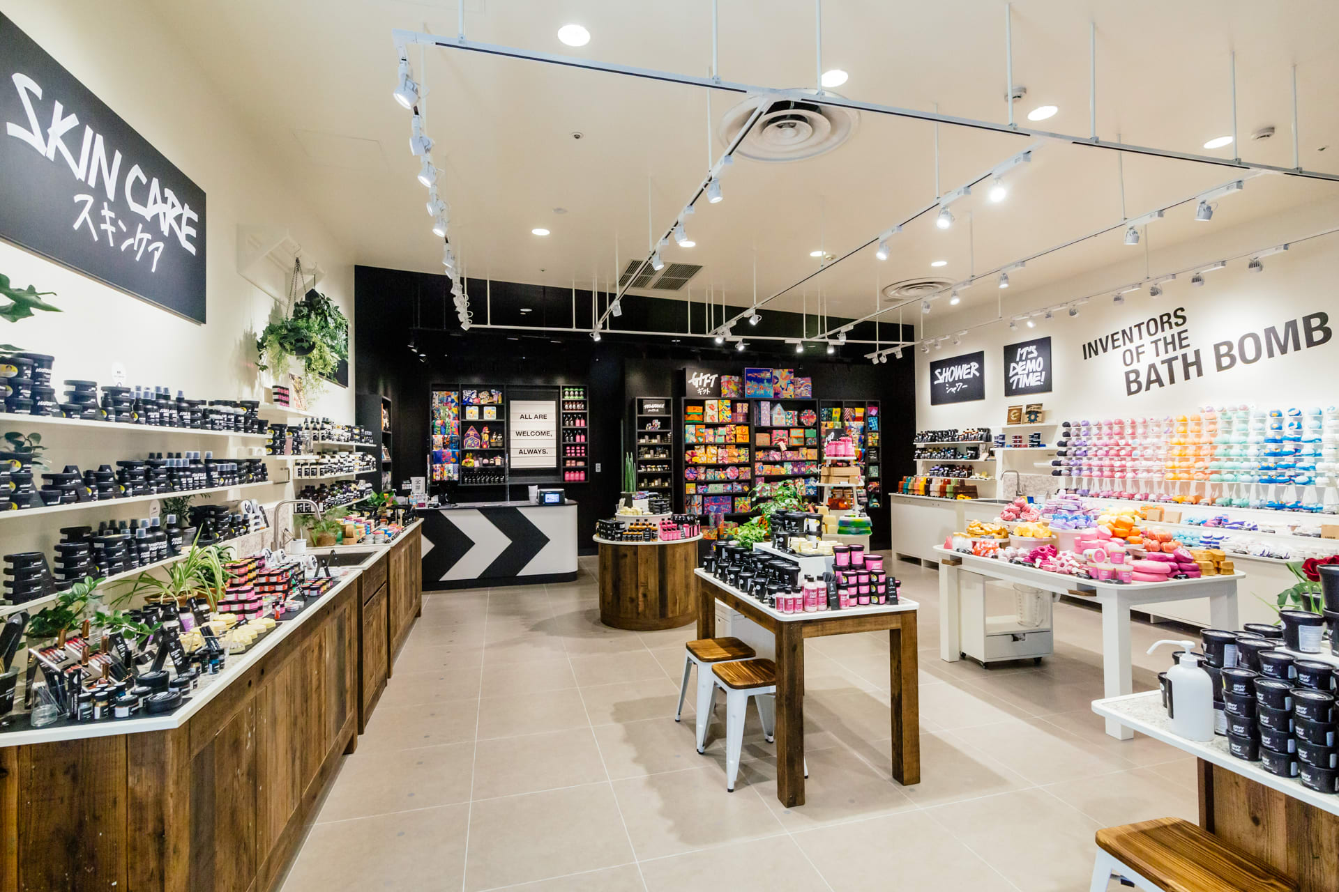 ラッシュジャパン合同会社｜【正社員】ラッシュ(LUSH) イオンモール宮崎店 販売接客スタッフ募集の正社員転職・求人情報 - READY