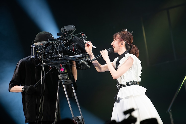 カメラレンズ サイン やり方TikTok