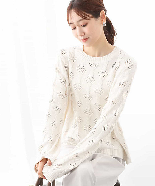 ほっこりあたたかい ケーブル編み柄ニット