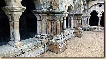 フォンテヴロー修道院 - Abbaye Royale de Fontevraud - Pariste.Net