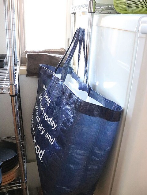 100均DIY 1分で完成！キャスター付きラクラク分別ゴミ箱！ - YouTube