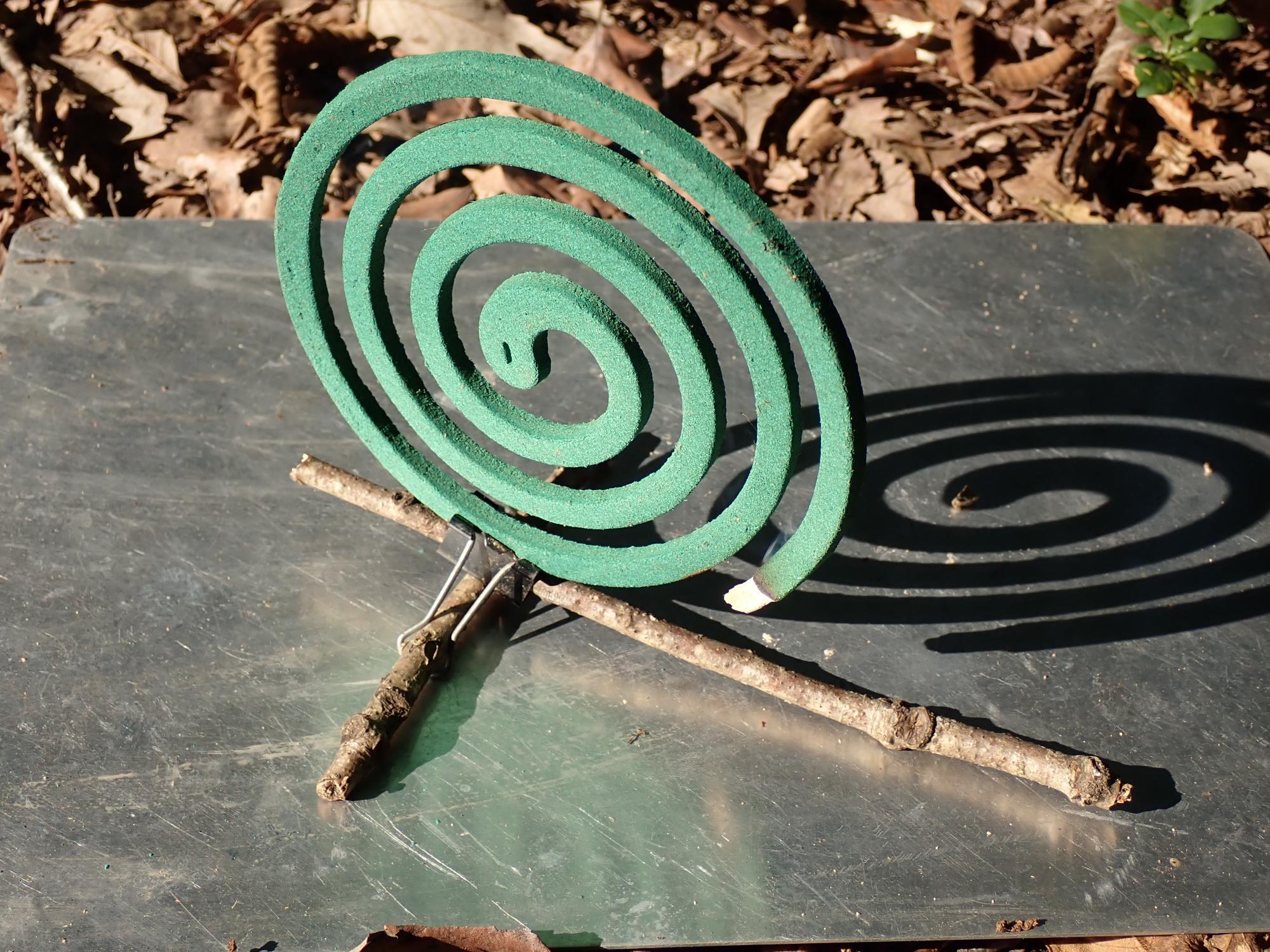 100均DIY セリアのステンレス皿を使って蚊取り線香ホルダーをつくってみた！ばやしのキャンプブログ