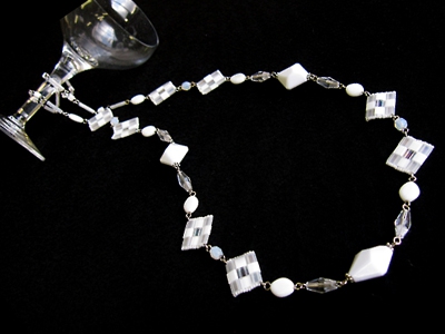 マクラメコードとワックスコード使いのアクセサリ