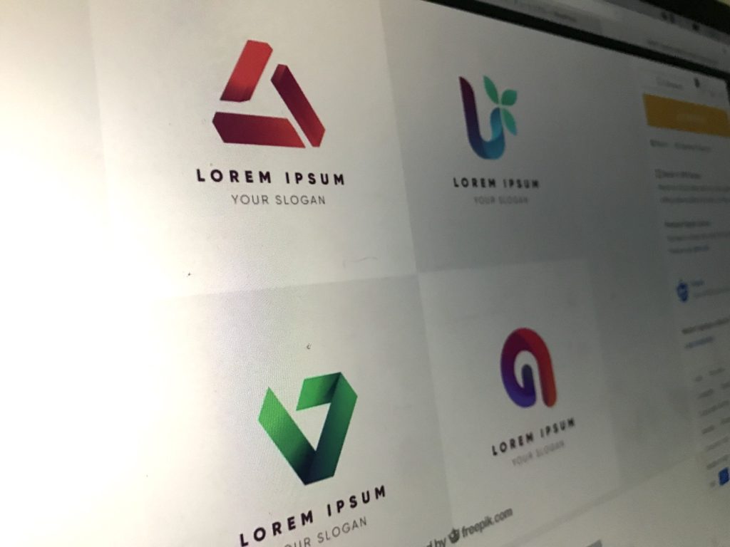 イラストが必要な時はオススメ！商用可能なベクターや写真を入手できる、Freepik フリーピック- Curiosceneキュリオシーン-映像制作、動画編集チュートリアルマガジンサイト