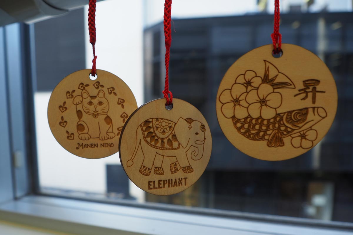 天然木」木製キーホルダー レーザー彫刻女性向けノベルティ・販促オリジナルグッズ製作・OEMトップスタージャパン