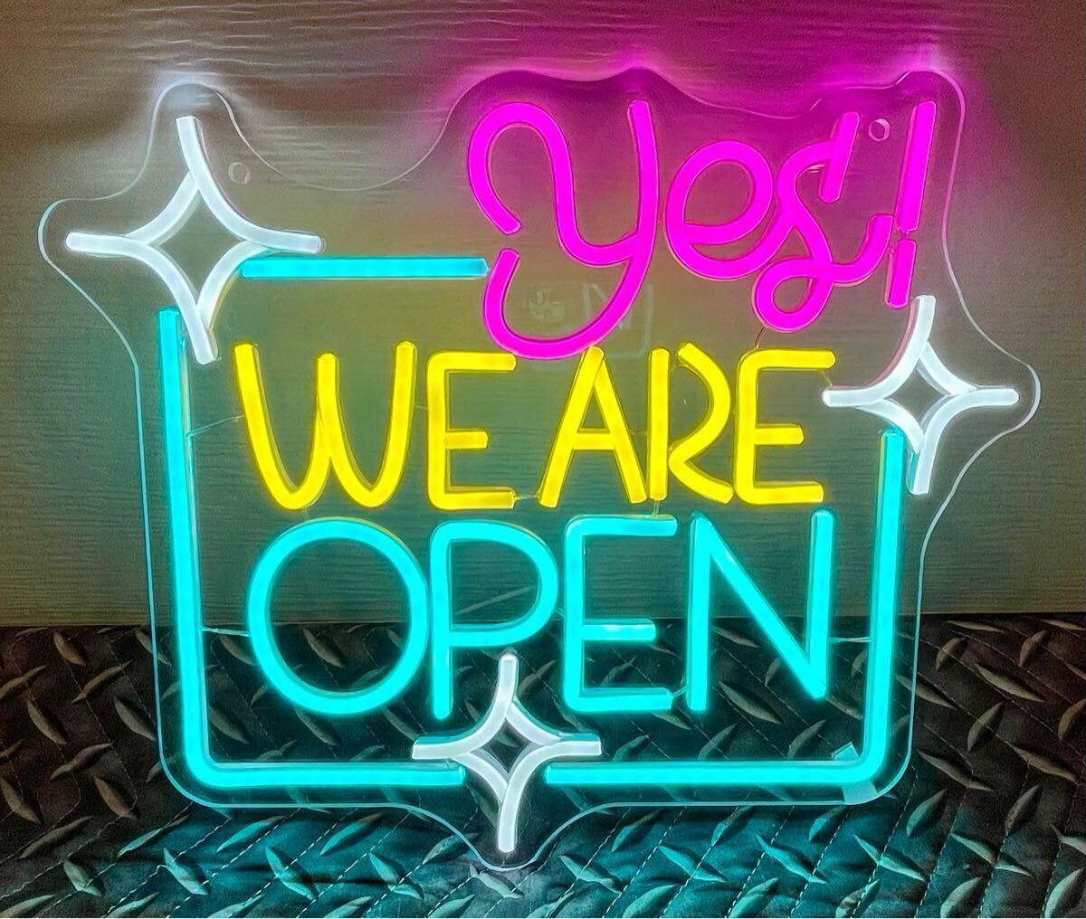 Amazon.co.jp: オリジナル ネオンサイン とろける笑顔 イエロー LEDネオン看板 黄色 お洒落 可愛い 存在感 インパクト大 クリスマス雰囲気作り : 文房具・オフィス用品