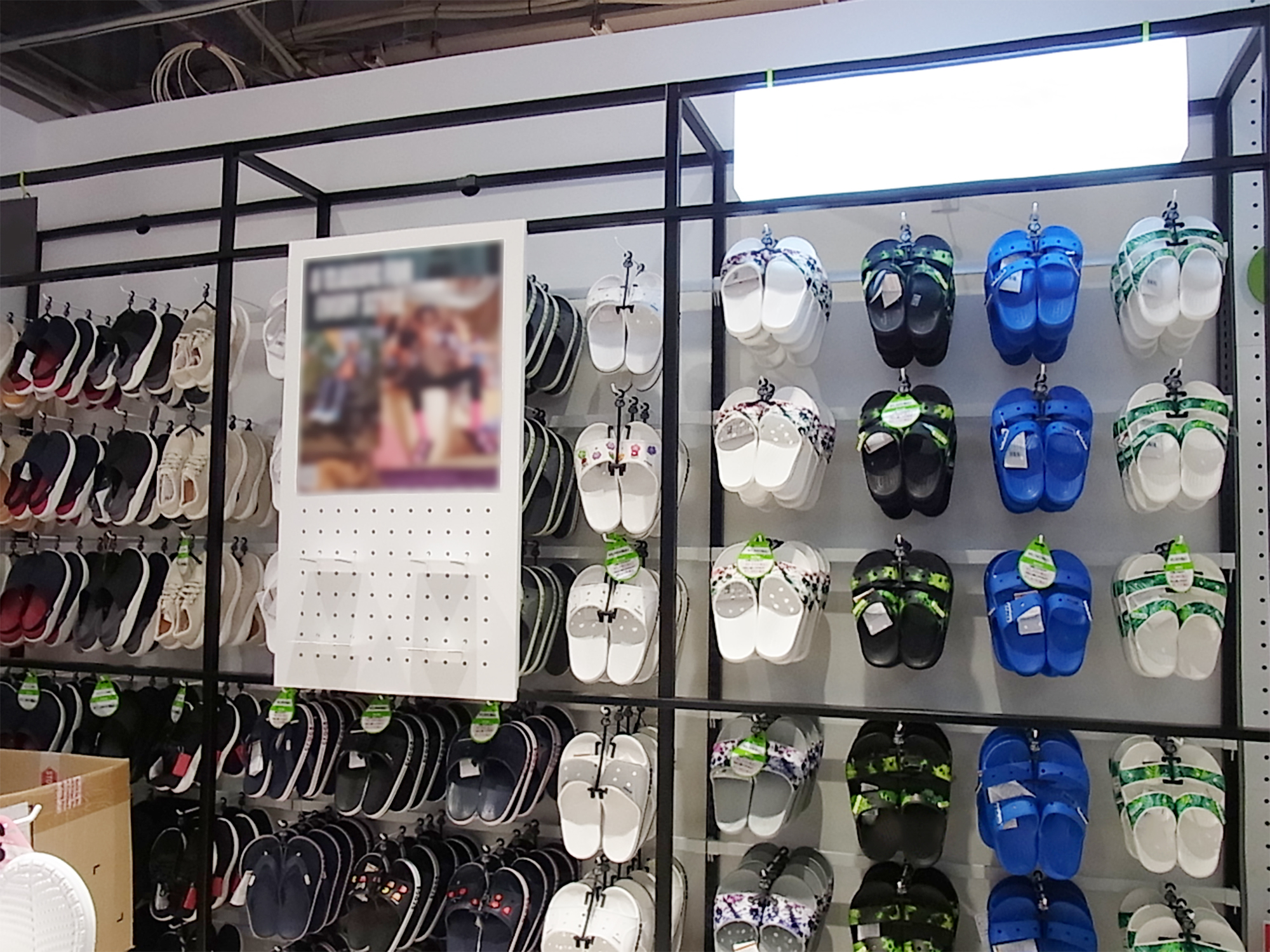 Amazon靴下ディスプレイスタンド、高さ調節可能な靴下ディスプレイスタンド、2面アイランドシェルフ衣料品店ディスプレイスタンド、ショーツと靴下用、100x40x135CMハンガーラックオンライン通販