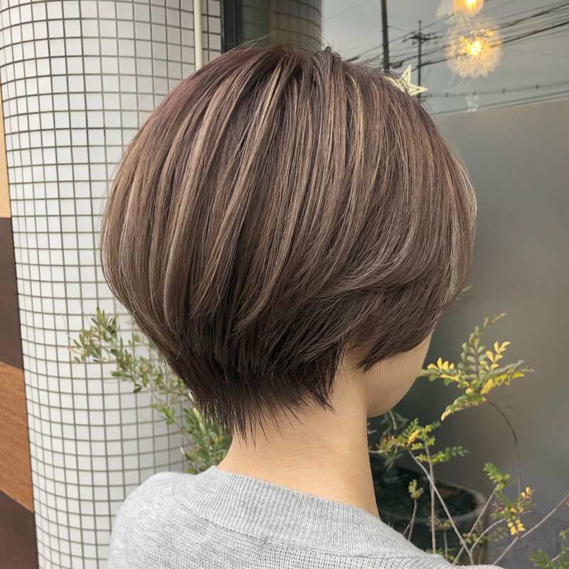 ショートヘアでもしっかりハイライト入れて立体感のあるデザインができますよ。 - chokilog