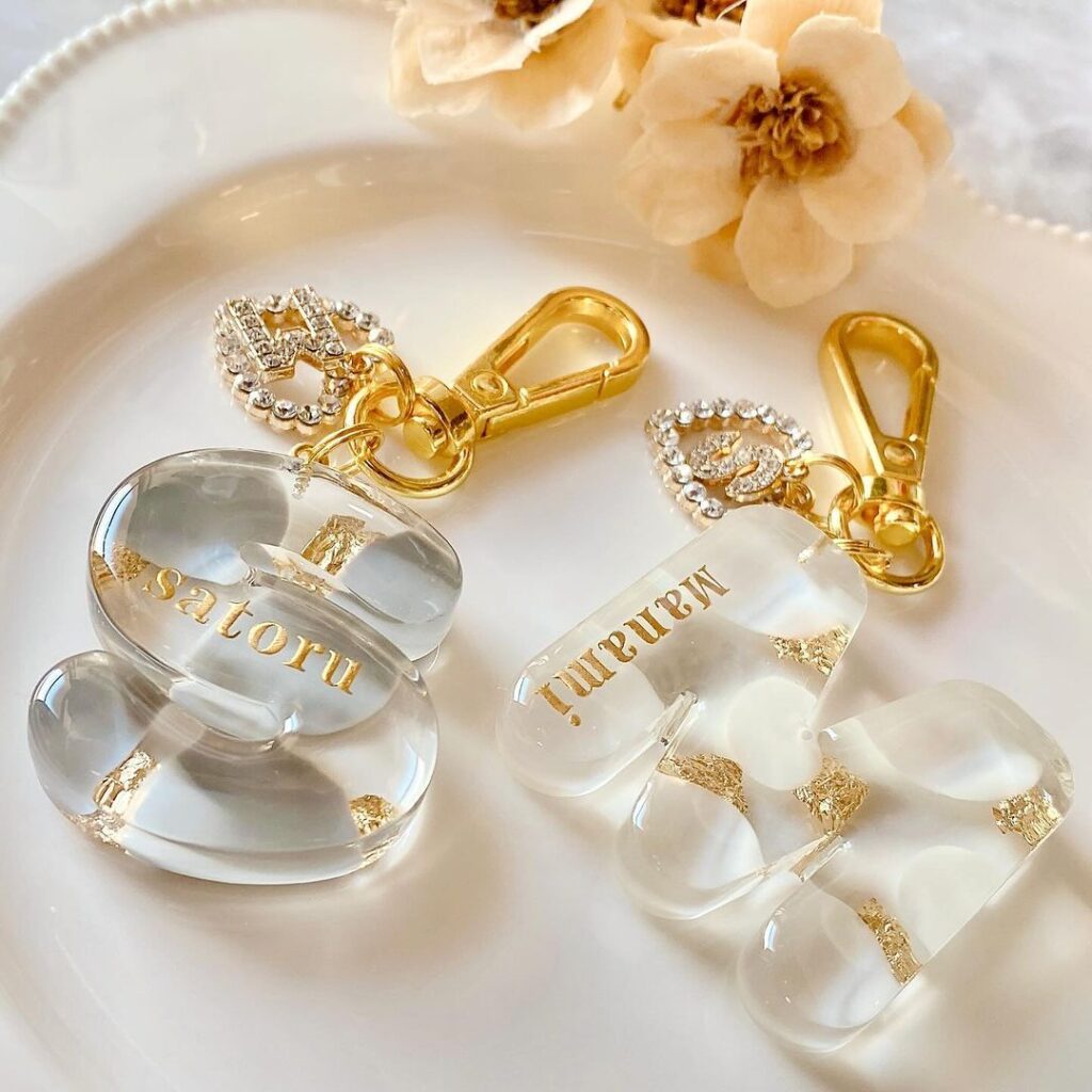 イニシャル レジン アクセサリー・イニシャルキーホルダー制作 with お花と共に☆ flower menuet 横浜- じゃらん遊び体験