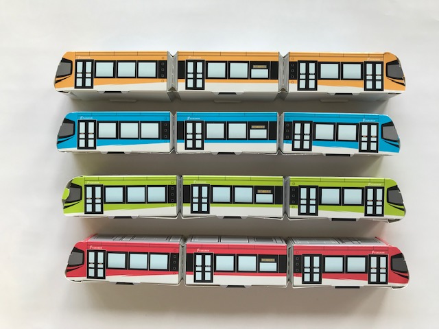 台座作って飾るとやっぱりサマになりますよね鉄道ペーパークラフト