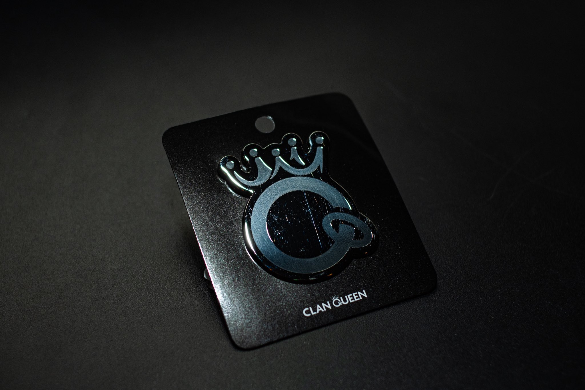 CLAN QUEEN Retro Future タオル クランクイーン ロゴ - メルカリ