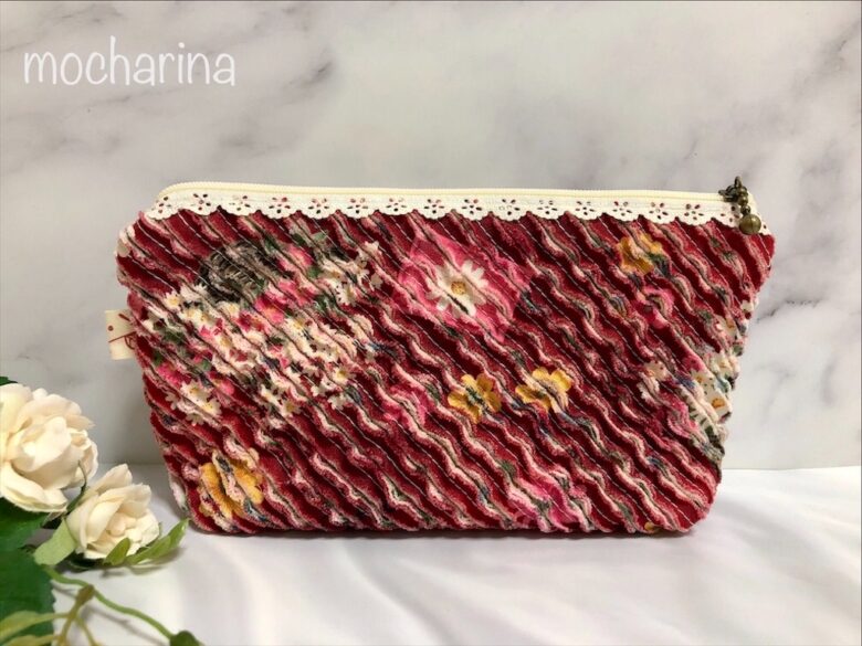 メッシュワークとスラッシュキルトの小物クロバー株式会社