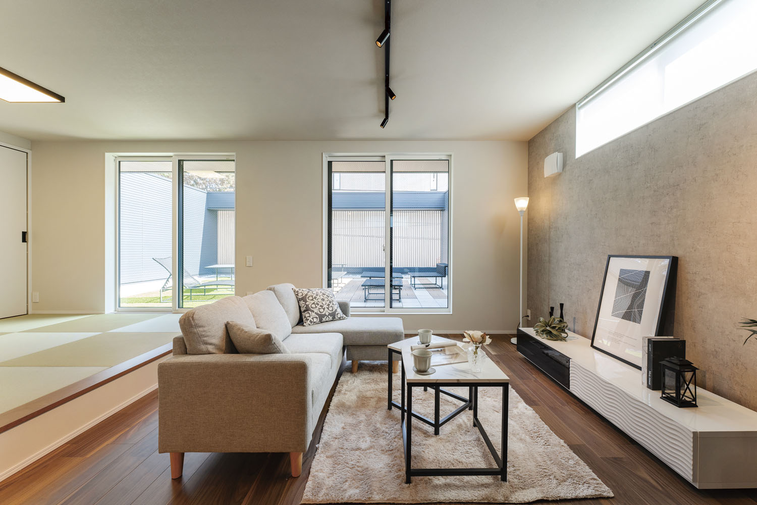 ベッドとテレビを配置したレイアウトを紹介！風水や部屋を広く見せる家具の位置も解説 – RASIK ラシク 家具・インテリア専門店