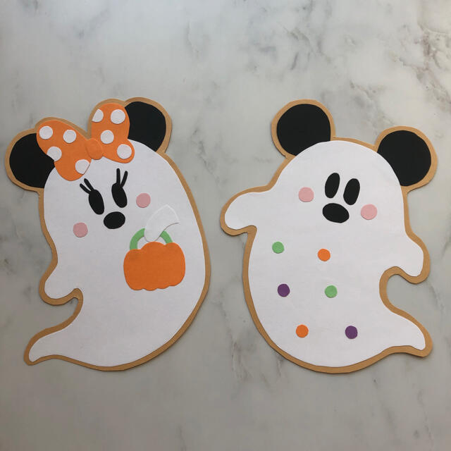 壁面飾り工房本店 壁面装飾・パネルシアター・ペープサート・型紙・知育・保育・介護商品の販売☆無料ダウンロード型紙「女の子①図書館で絵本」 本書籍 読書 図書館 幼稚園 保育園 老人ホーム 介護施設 デイサービス 壁面装飾 型紙 製作☆