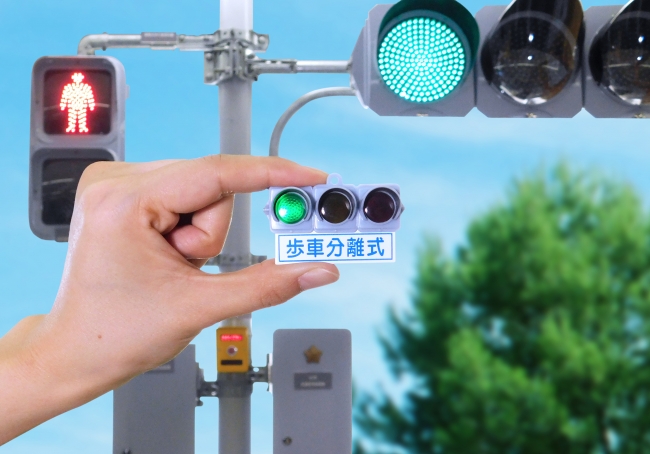 ありそで無かったナイスな発想！自動運転車両と信号機が直接通信自動運転ラボ