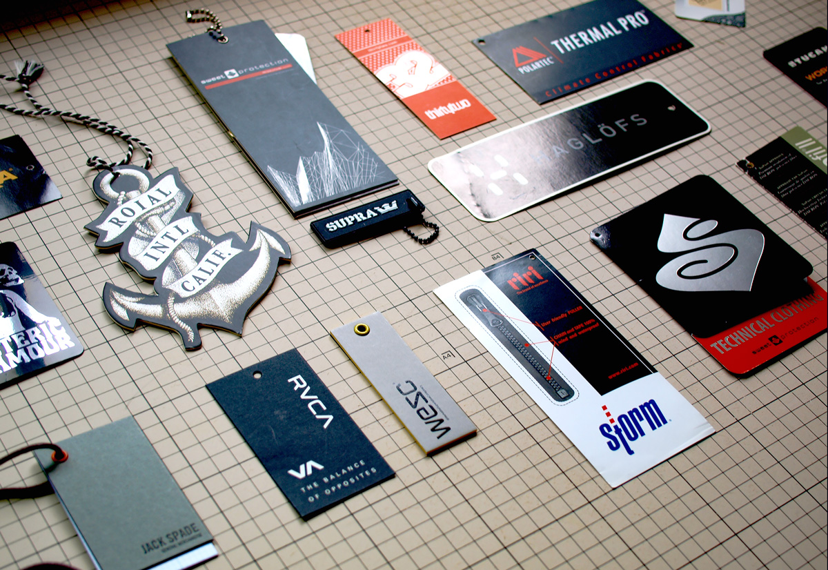 AmazonCINECE 値札 タグ おしゃれ 100枚 円形 クラフト パンチ 紙 茶褐色 糸付き 下げ札 ラベル ラッピング 商品 ネームペーパー お店 結婚式 パーティー 撮影用POP用紙・値札文房具・オフィス用品