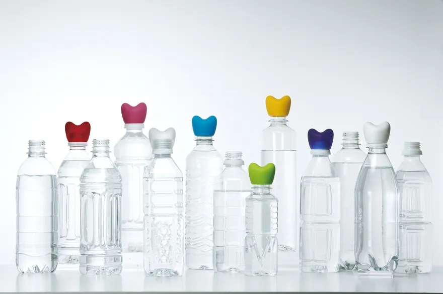 サイダーと炭酸水のデザイン女性デザイナーの「デザインのうちあけ話し」