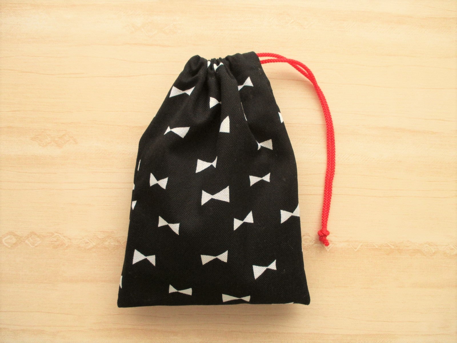 時短 マチが簡単に作れるお弁当袋の作り方裏地無し初心者さんでも簡単に作れます隠しマチなので普通のマチより簡単に作ることができます