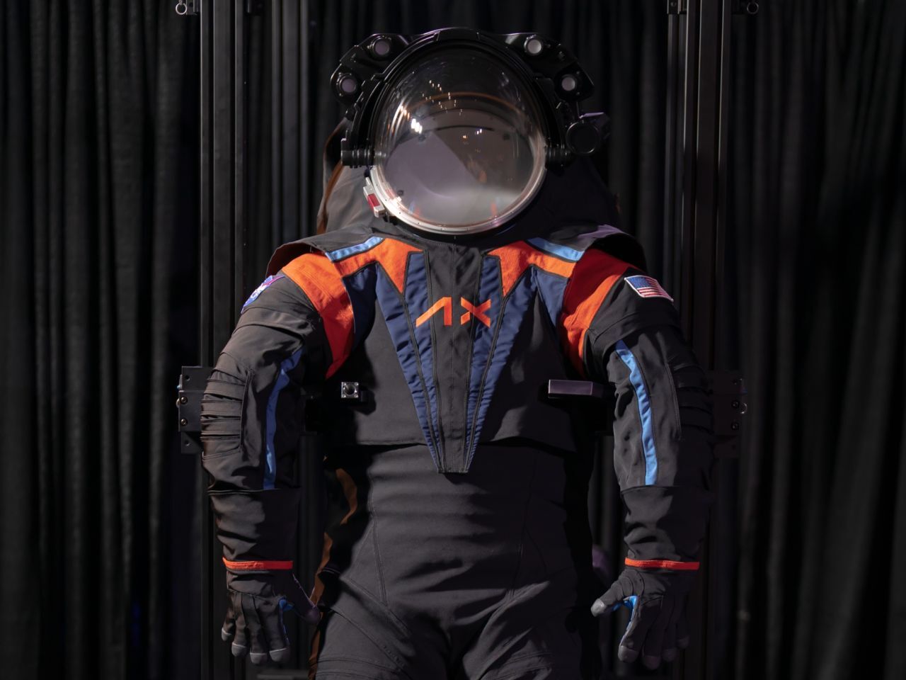 リック・オウエンスは温かそうな宇宙服が登場。2024-'25年秋冬パリ・ファッションウィークより – 装苑ONLINE
