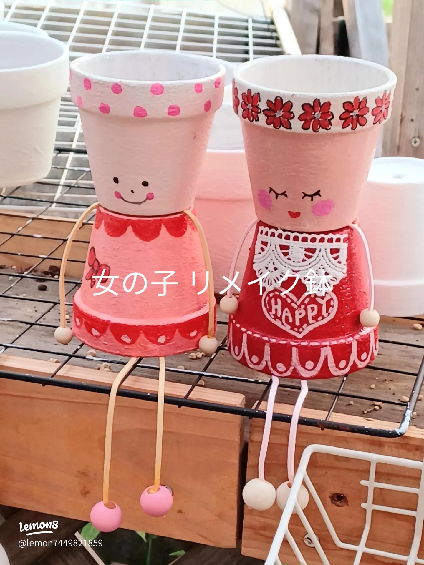 コロンと鉢♡ いちご🍓 ツインズアニマル❤️ お気に入りのデザインです . これもスモリに持って行った鉢←過去形 .スモリ２日目は予想以上のお客さまで 用意したくじ引きも その後の整理券も足りなくなってしまいました🙏 少ない中からも選んでくださった皆さま