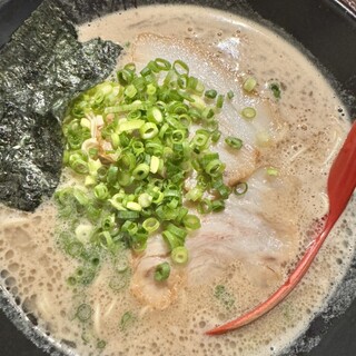 一燈灯下通店｜熊本県熊本市｜旨辛とんこつ - 岩下雄一郎のラーメンブログ