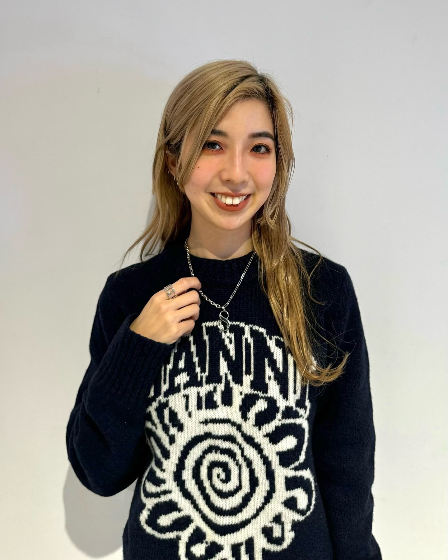 数字６,ナンバー,クラシック,リーフ,翼のロゴマークデザインです。ロゴマーク＆キャラクター作成、販売の∞インフィニティ