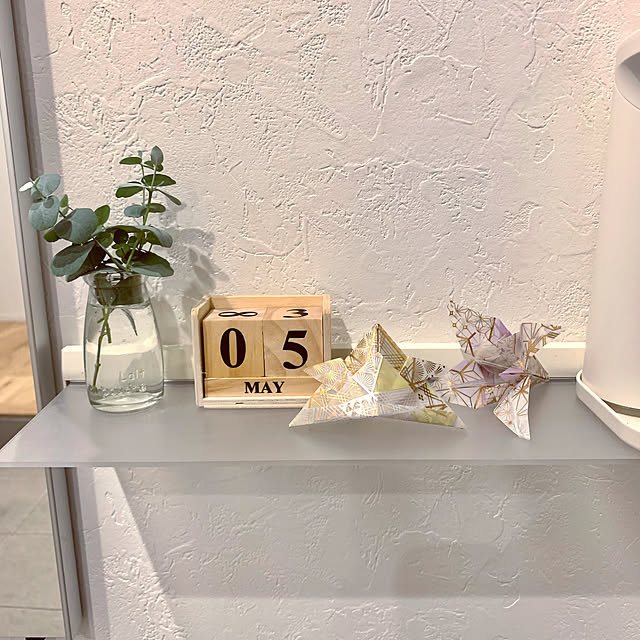 透明袋にデザインペーパーを入れるだけの、かんたんラッピングアイデアです♪ お土産や、ちょっとしたお菓子のおすそ分けにも◎✨背景が華やかになって、クオリティがアップしますよ☺️ . 詳しくは、@epsongallery プロフィールにある、ギャラリーURLから！ This