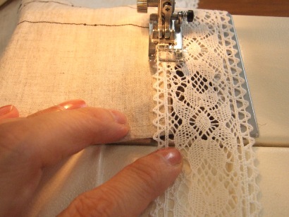 Amazon.co.jp: simpless 刺绣ケミカルレース 花モチーフ レースリボン パール付きDIY 手芸 裁縫 装飾 3ヤード白い 2: ホビ