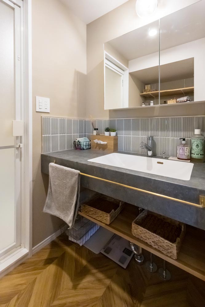 アイカインテリア工業株式会社