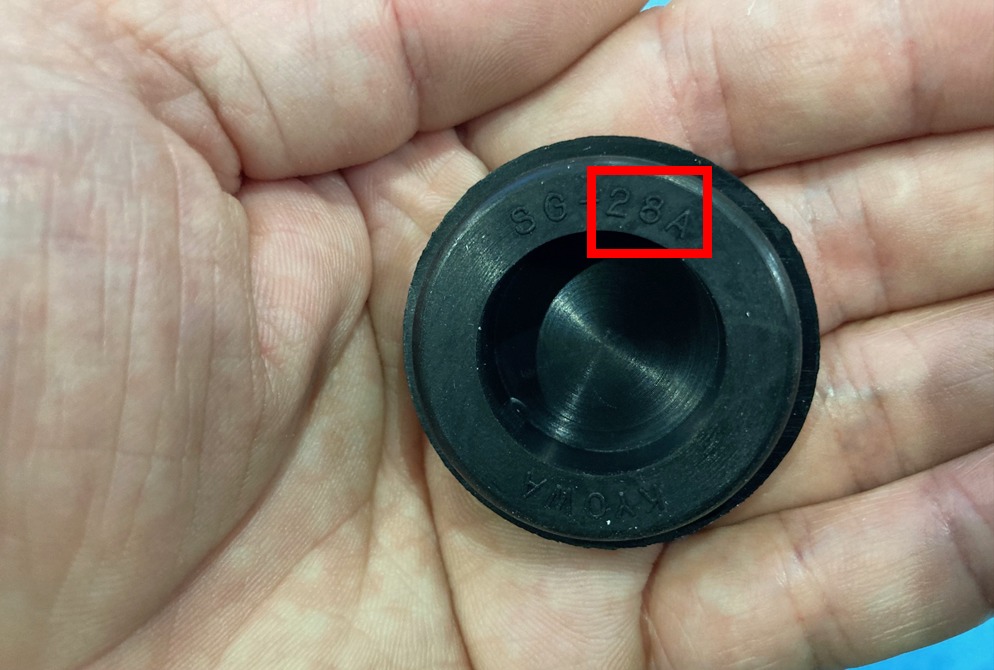 グロメットは地味だけど重要！定期的にチェック&交換してラケットを守りましょう！ラケット.jp