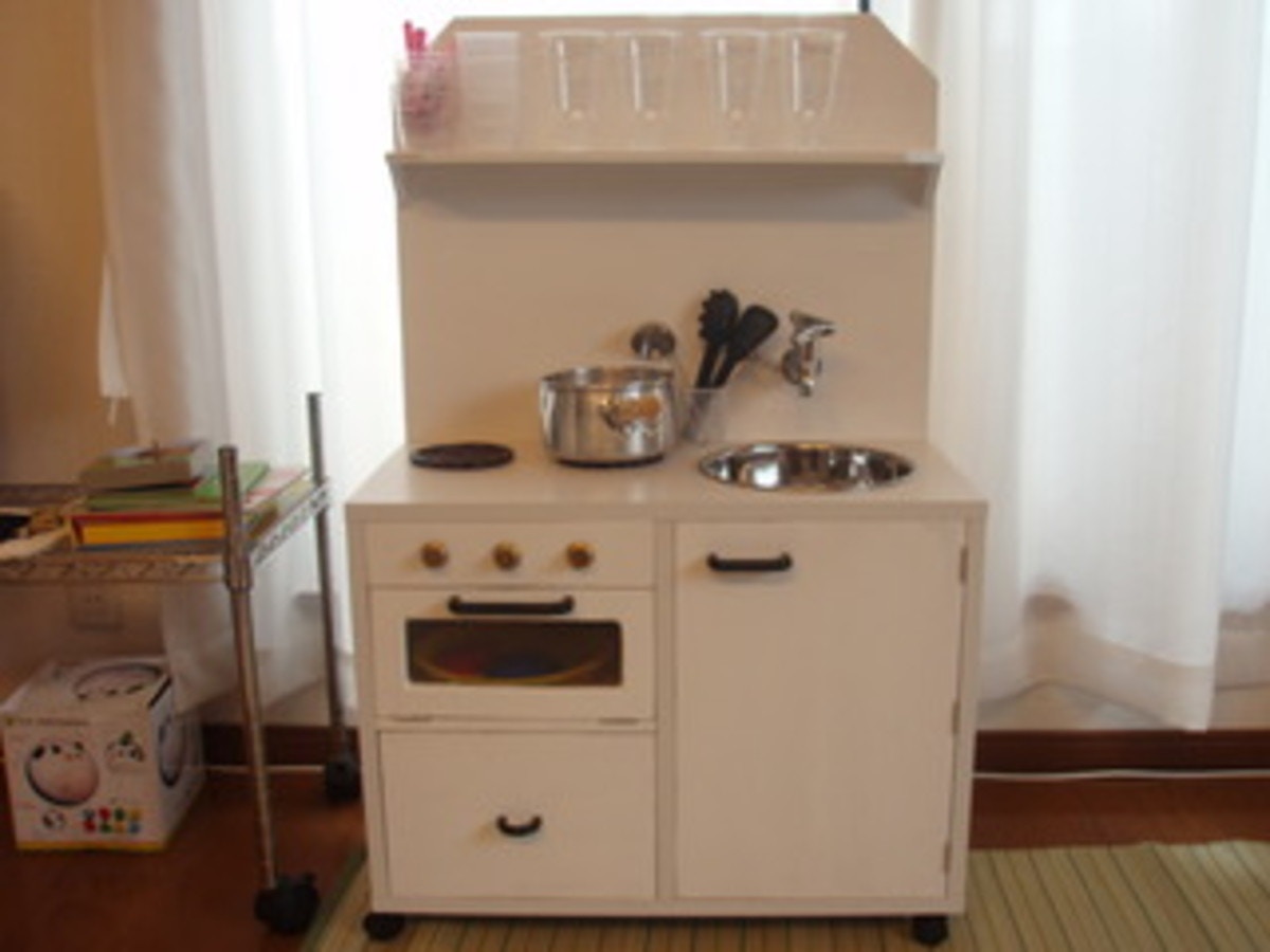 段ボールや牛乳パックで！おままごとキッチンの作り方