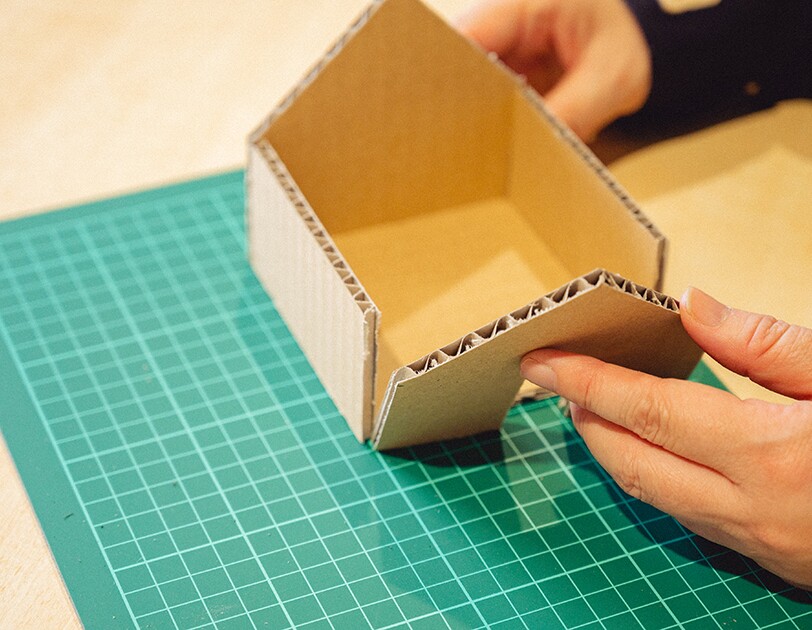 dショッピング 工作キット ダンボール WOW メカハンド 小学生 難易度5段ボール hacomo ダンボール製 ロボット 貯金箱 おもちゃ工作 ペーパークラフト 子ども キッズ 組み立て 手作り キット 組立 作る 簡単 お絵描きカテゴリ：知育玩具 その他の販売できる