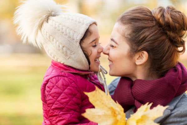 3,867 鼻をこすり合わせる Stock Photos,