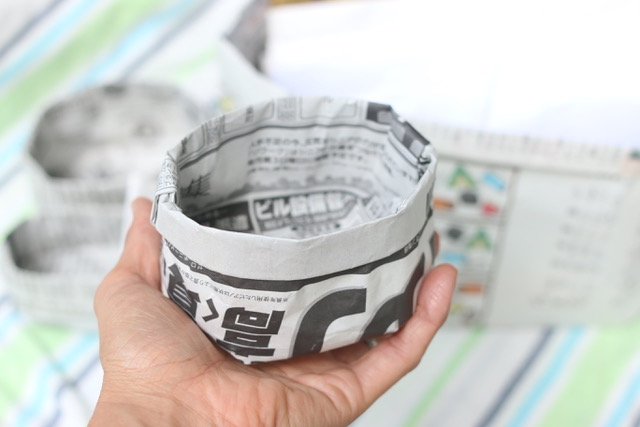 チラシで作るおしゃれな折り畳みゴミ箱