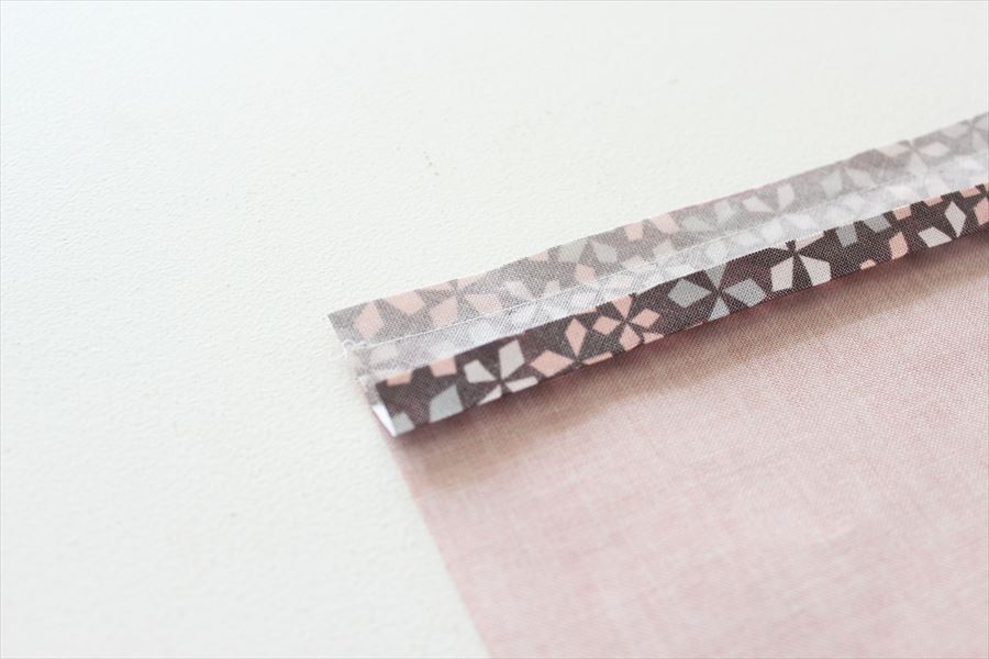 洋裁の先生が教えるレースを綺麗に縫うコツ角が引きつらないよ