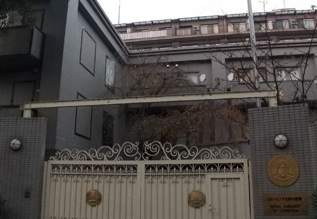 カンボジアの国旗意味やイラストのフリー素材など – 世界の国旗 – 世界の国旗