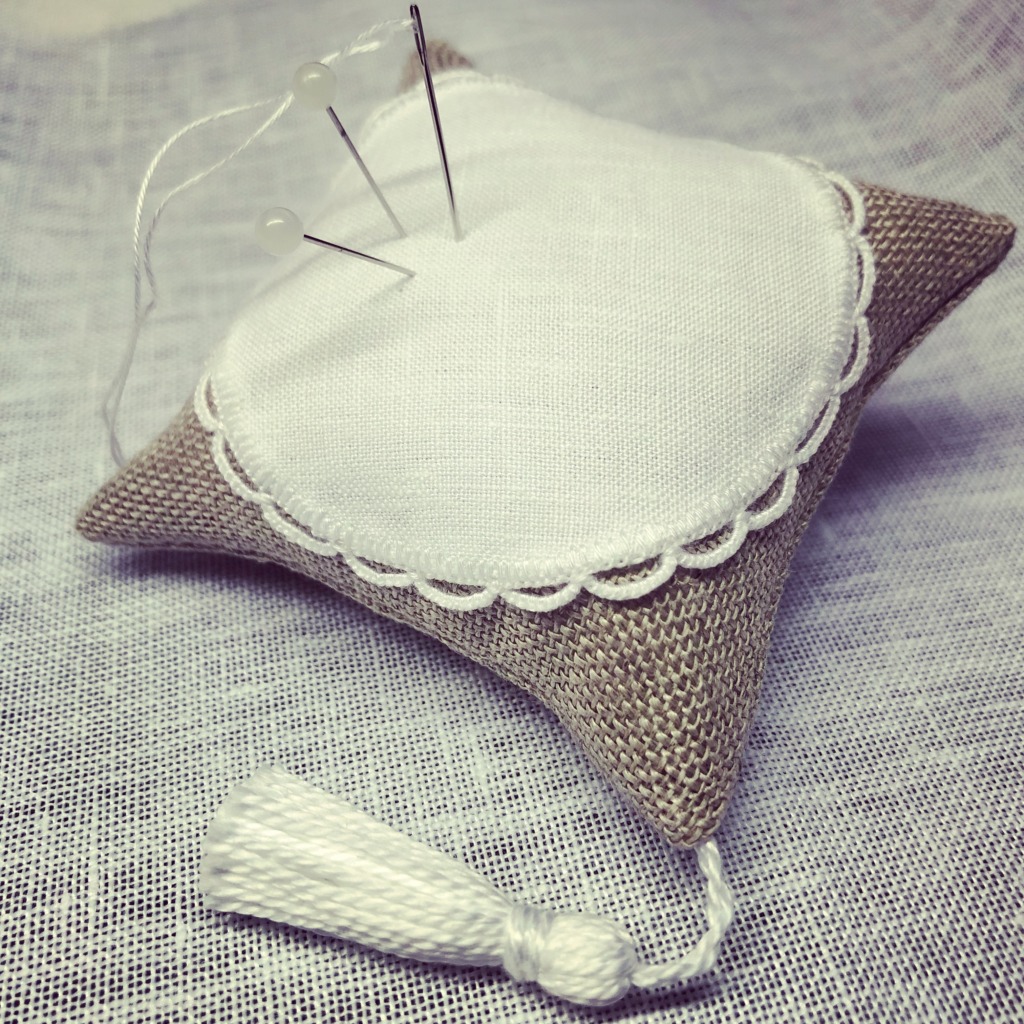 1種類の刺し方、1色の糸で簡単♪ 「ボタンホールステッチ」で縁飾り毎日が発見ネット