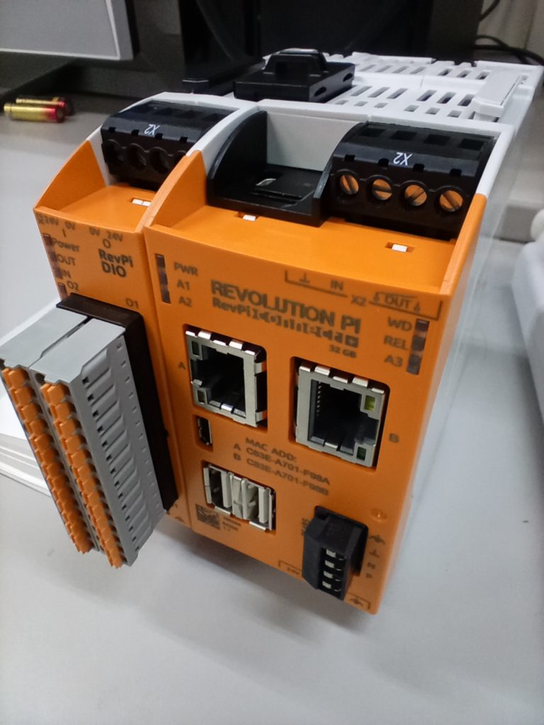 楽天市場 電子工作 Raspberry Pi スマートロボットカーキット 可視化 Ezblock Python プログラミング 遠隔操作TTS 音声合成ロボットハット カメラ付き Raspberry Pi 4B 3B+ 3Bに適用 SunFounder : GOCOOL