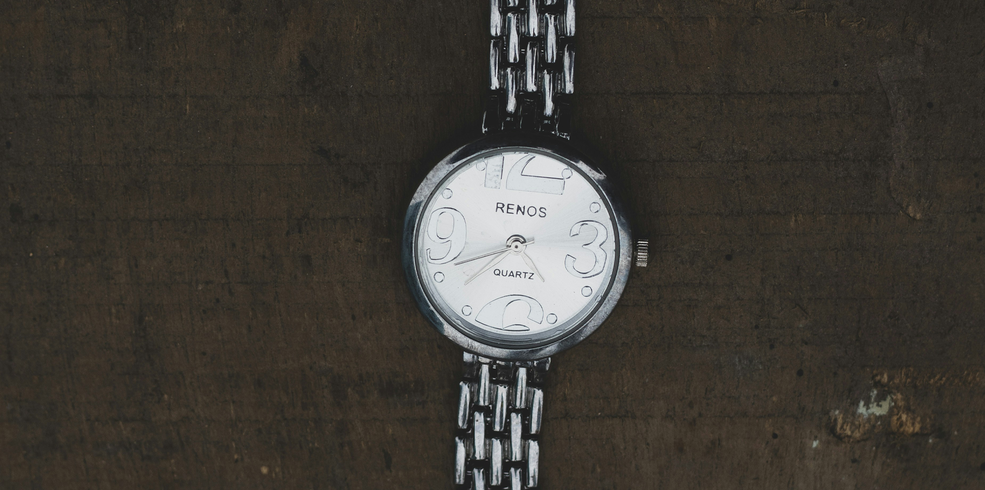 デジタルフォント。目覚まし時計の文字。デジタル時計やその他の電子機器用の数字と文字セット。ベクターアルファベット。」のベクター画像素材 ロイヤリティフリー1073896967Shutterstock