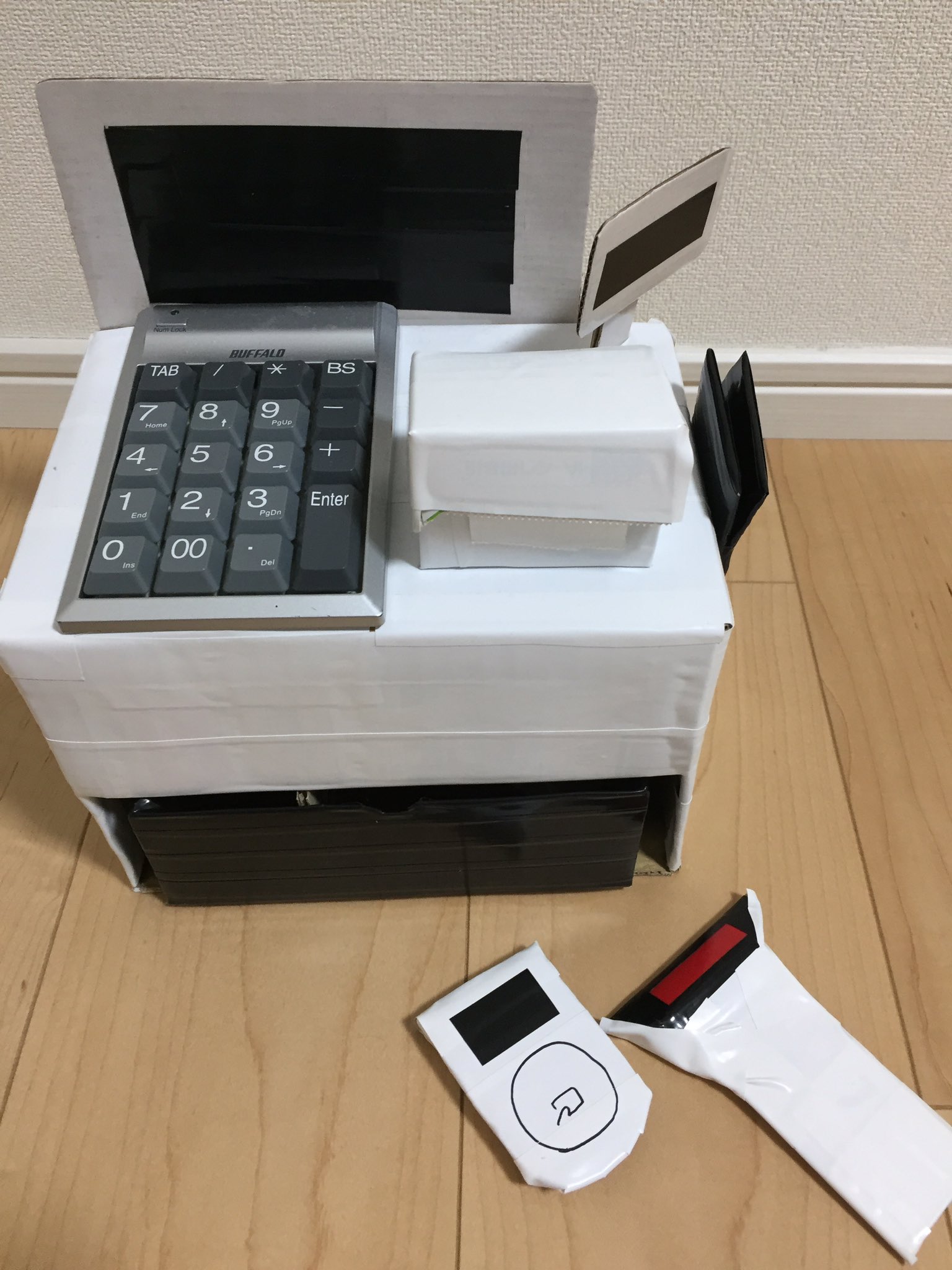 お買い物ごっこ用 レジスターを手作り』