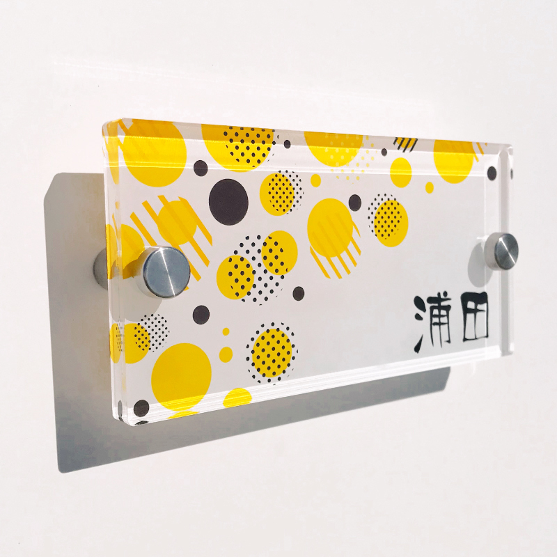 かわいい色鉛筆が印象的な図工展入り口装飾「テーマ看板」図工人